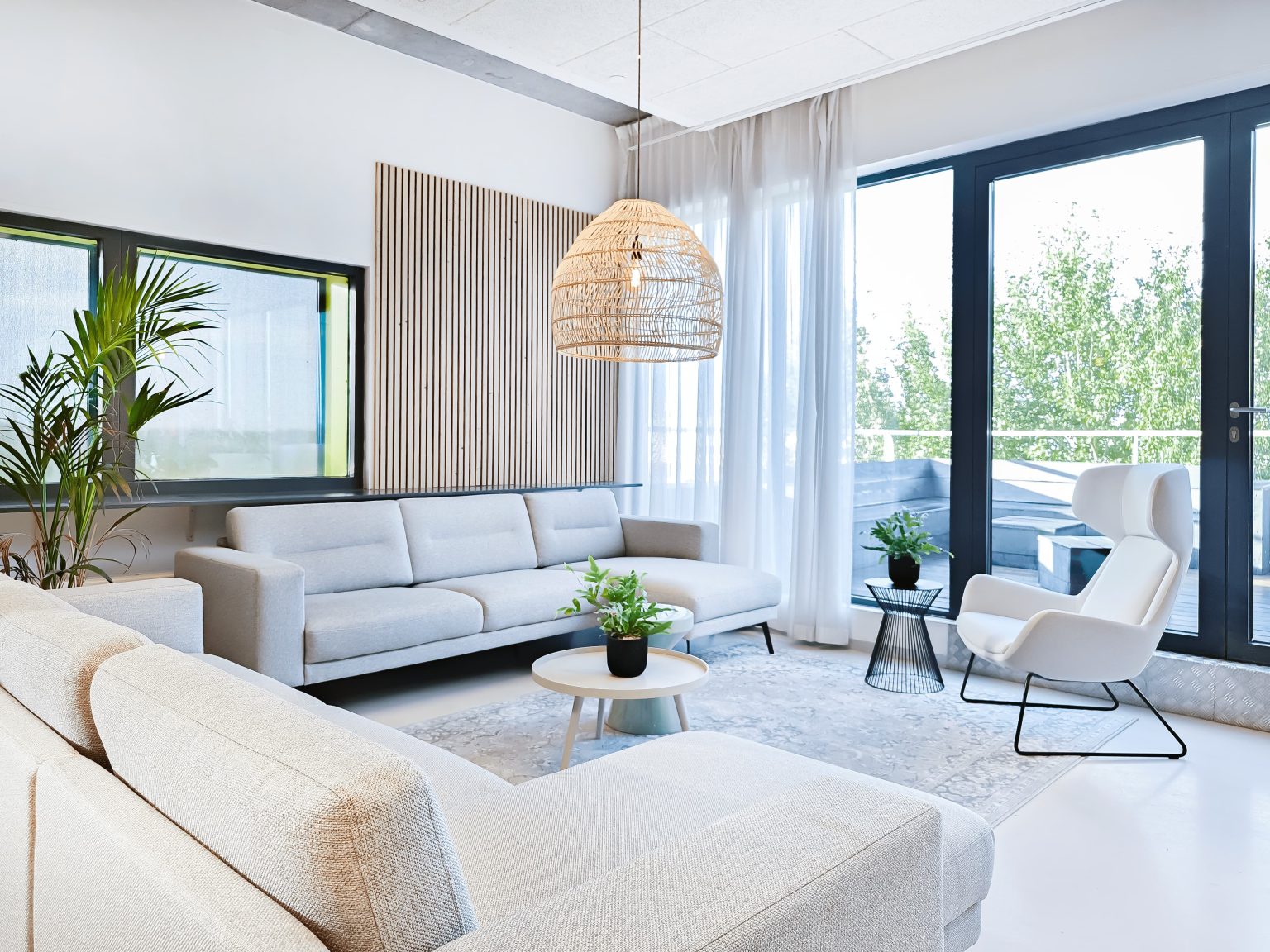Lerarenkamer loungezit met banken